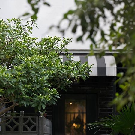 เบิร์ดอาย การ์เดน Bed & Breakfast ไถหนาน ภายนอก รูปภาพ