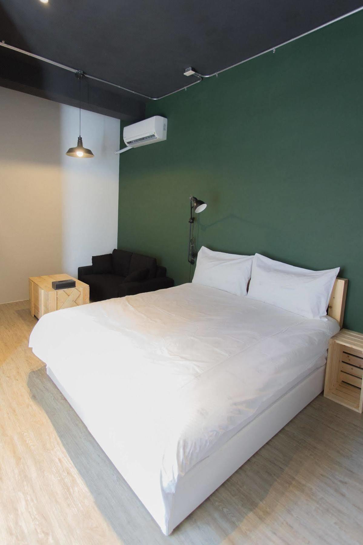 เบิร์ดอาย การ์เดน Bed & Breakfast ไถหนาน ภายนอก รูปภาพ